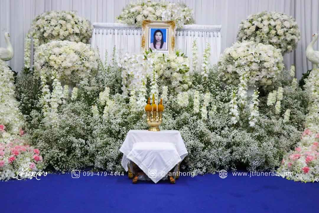 funeral-flowers-at-wat-duangkhae-02_optimized